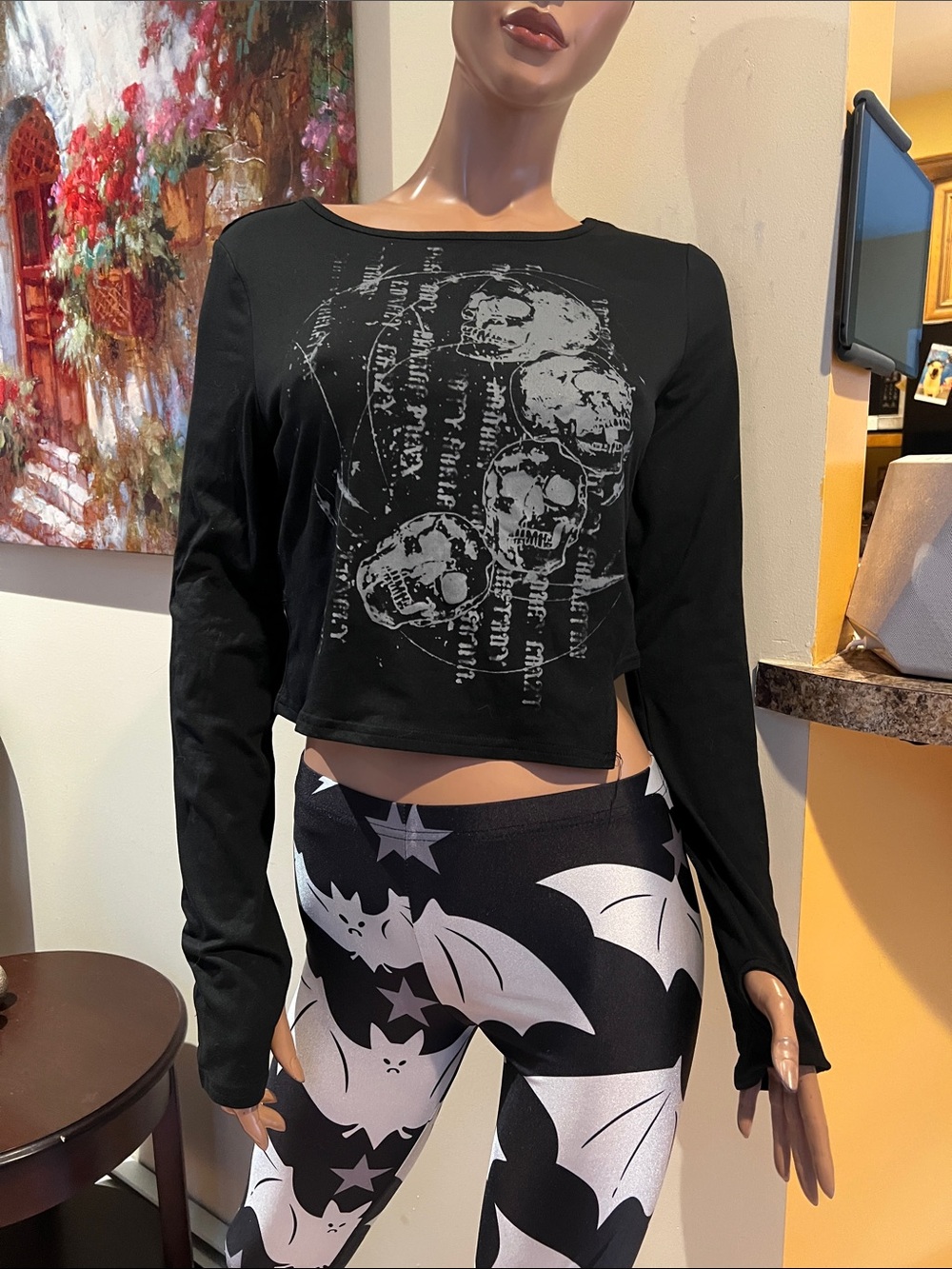 Grunge Black Long-Sleeve Skull L Crop Top nwt